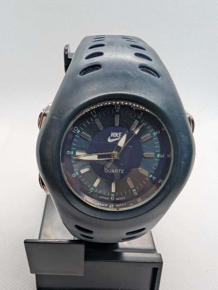 Reloj de Cuarzo Nike Unisex Vintage Negro Goma Movimiento Japón Batería Nueva Foto 1 de 4