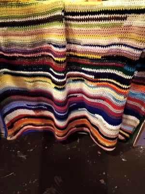 Cobertor de sucata de crochê feito à mão - Imagem 1 de 3