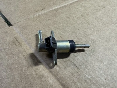 BUENA VÁLVULA ARRANQUE EN FRÍO USADA -LPG- (23260-76001-71) CARRETILLA ELEVADORA TOYOTA MOTOR 4Y Foto 1 de 4