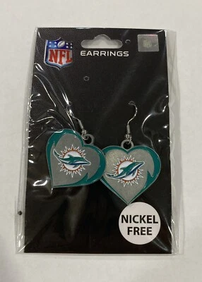 Par de pendientes colgantes de plata con dije de corazón de fútbol americano NFL de los Miami Dolphins Foto 1 de 3