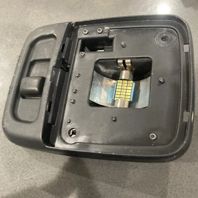 Conjunto de luces domo techo carga interior Nissan NV2500 12-21 OEM Foto 1 de 4