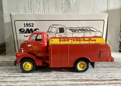 VINTAGE First Gear 1952 GMC Fuel Tanker Shell Oil Coin Bank 1/34 Scale MIB - Image 1 of 4