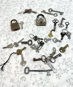 Vintage lot of keys and locks- 28 total pieces - Picture 1 of 8