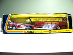 Corgi 1143 American La France Aerial Rescue Truck - Picture 1 of 4
