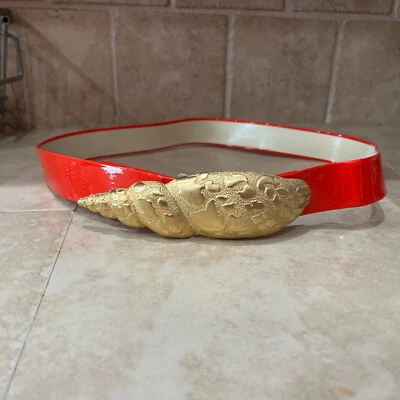 Cinturón rojo con hebilla de metal tono dorado ACCESSOCRAFT NYC firmado de colección Foto 1 de 4