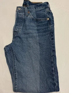 Pantalones de mezclilla Levis 501 para mujer 25x30 azul lavado desvanecimiento del sol tiro alto - Imagen 1 de 13