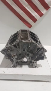 Engine block, naked Defect Hyundai Kia 3.8 V6 G6DA 214G23CU00 - Picture 1 of 6