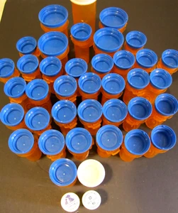 Lot of 40 Medicine Pill Bottles, Used and Very Clean, For Crafts or Storage - Picture 1 of 3