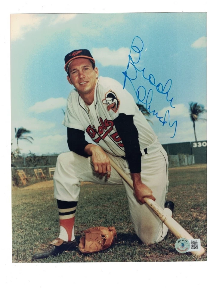 Brooks Robinson Baltimore Orioles Signed 8" x 10" Photo Beckett Certified - Image 1 of 1