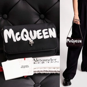 NUEVO $890 BOLSO ALEXANDER MCQUEEN Negro Nylon CRISTAL CALAVERA BLANCO GRAFFITI LOGO NUEVO CON ETIQUETAS - Imagen 1 de 24