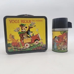 1961 Huckleberry & Friends, Quickdraw, Yogi Bear Lunchbox & Thermoskanne - Bild 1 von 21