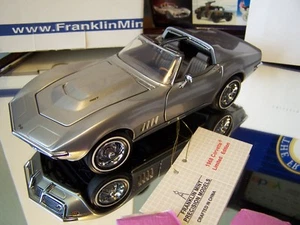 FRANKLIN MINT 1/24 1968 SILVER CHEVROLET CORVETTE W/ TOP AND DOCS VERY NICE  - Picture 1 of 7