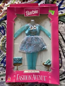 Abito da festa Mattel Barbie Fashion Avenue 18155 blu chiaro in pizzo NUOVO - Foto 1 di 11