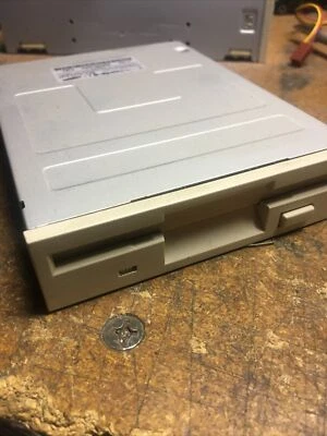 FREE USA SHIPPING Samsung SFD-321B/LEB - 3.5” 1.44MB Internal Floppy Disk Drive - Image 1 of 4