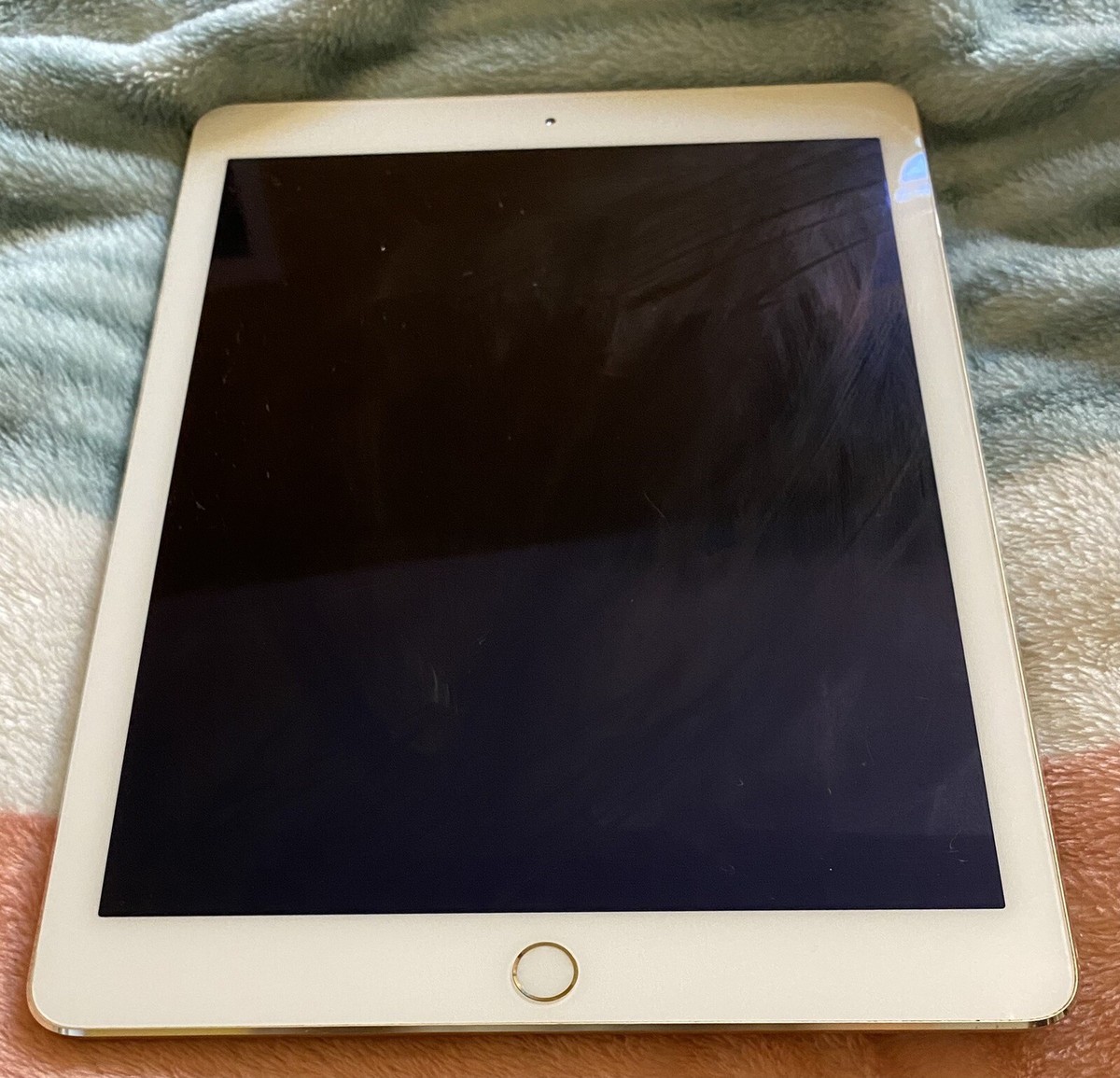 iPad Air2 128GB ゴールド Wi-Fi + Cellular Amazon.com: Apple iPad Air 2, 128GB, 4G + Wi-Fi - Gold