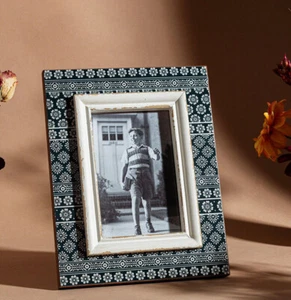 Sass & Belle Shabby Chic Nisha stehender Fotorahmen 6" x 4" rustikal schwarz creme - Bild 1 von 8