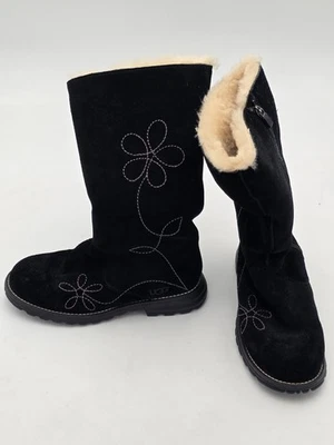 Botas de mujer UGG 5465 talla 6 florales bordadas vintage negras gamuza piel de oveja Foto 1 de 4