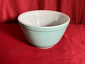 Vintage Pyrex Turquoise Robins Egg Blue 401 Mixing Bowl 1 1/2 Pint B14 - Picture 1 of 2