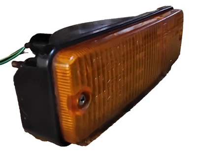 Luz intermitente derecha Toyota Corolla: 1984, 1985, 1986, 1987 Foto 1 de 4