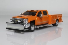 2018 Chevy Silverado 3500 HD Dually Pickup Truck w/ Snow Plow 1:64 Diecast Model