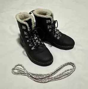 Dr. Martens Combs Wyoming Faux Fur Lined Lace Up Boots Docs Womens US 8 Air Wair - Picture 1 of 14