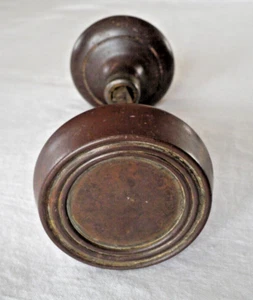VINTAGE ART DECO DOORKNOB SET - Picture 1 of 5