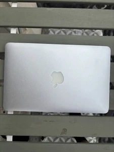 MacBook Air 11-inch (Late 2010) - Very Good Condition - Foto 1 di 6