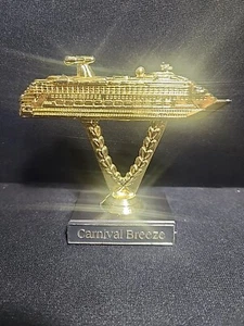 Vintage Carnival BREEZE Kunststoff Kreuzfahrt Trophäe Vintage Gold Souvenir Reise Urlaub  - Bild 1 von 14