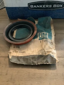 NOS Gm Oil Seal Assembly #3924032 Open Box - Bild 1 von 5