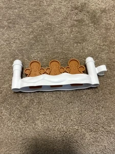 Fisher Price Little People Christmas Train village Gingerbread fence Replacement - Picture 1 of 3