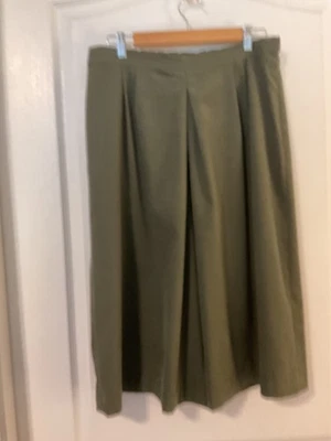Vintage Koret Woman's Green Coulotte Size 12P Waist Stretch Side Zipper -B9 - Image 1 of 4