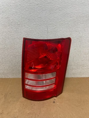 Luz trasera para pasajero derecho Chrysler Town And Country 2008-2010 OEM Q6802 DW Foto 1 de 4