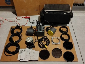 Dynalite M1000er strobe lighting power pack w/ Two 2040 Heads - NOT FULLY TESTED - Picture 1 of 24