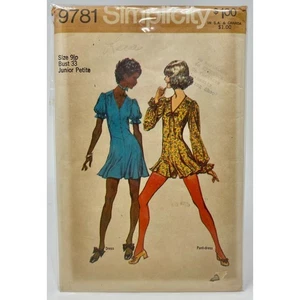 Vintage Simplicity 9781 Junior Petite 9, Minikleid, Hosenkleid, 1971, ungeschnitten - Bild 1 von 2