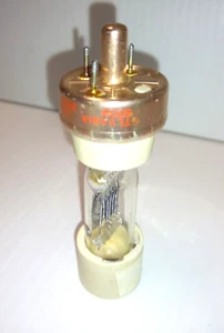 Vintage Projector Bulb Sylvania CBA 500 Watt 120 Volt - Picture 1 of 7