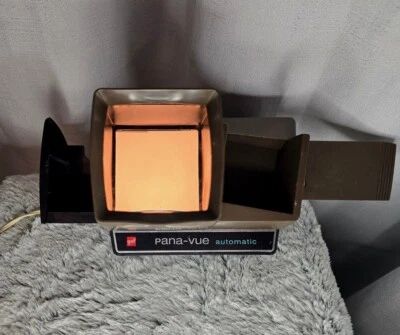 GAF Pana-Vue Automatic Lighted 2x2 Slide Viewer Vintage Cord & Book Tested Works - Image 1 of 4