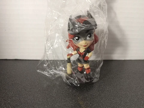 DC Comics Lil Bombshells BATWOMAN Cryptozoic Vinyl Figure Cover
