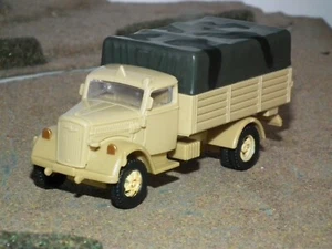 WWII DESERT CAMO GERMAN KFZ.305 OPEL BLITZ TRUCK MODEL BUILT - 1/72 SCALE - Picture 1 of 7