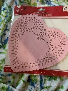 Heart Doilies 8in 24 Pc - Picture 1 of 2