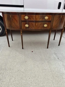 HENKEL HARRIS FEDERAL STYLE INLAID MAHOGANY SIDEBOARD / SERVER - SERPENTINE FORM - Picture 1 of 19