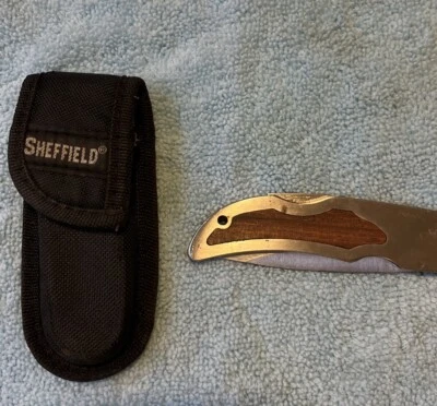 Navaja de bolsillo Sheffield. Plata con incrustación de grano de madera. Funda incluida. (6B) Foto 1 de 3