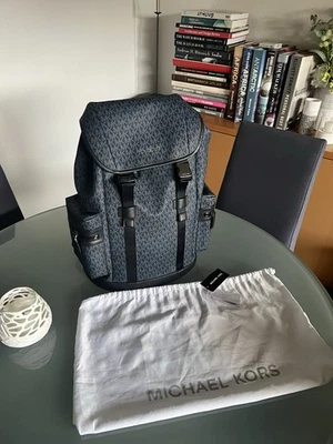 Neuwertiger Michael Kors Rucksack Monogram Jeans Dunkelblau &  Laptopfach NP495€ - Bild 1 von 4