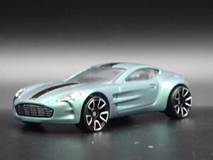 2009-2012 Aston Martin ONE-77 1/64 Scala da Collezione Diorama Modellino Car - Foto 1 di 7