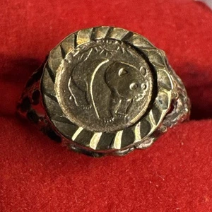 Vintage Panda Münzring 10K massiv Gelbgold Diamantschliff Einfassung Kopie Münze 10K Größe 6 - Bild 1 von 8