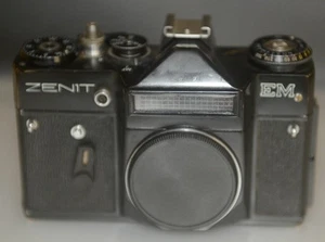 Zenit EM 35mm SLR Camera (For parts) - Picture 1 of 6