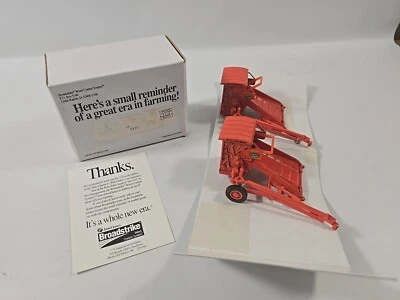 (2) 1/43 Allis Chalmers Roto Baler farm toy Equipment - Image 1 of 4