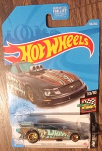 Hot Wheels Mustang Funny Car TREASURE HUNT 10/10 HW Race Day 156/250 Diecast - Imagen 1 de 2
