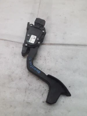 180021PA0A 6PV933901-09 PEDAL ACELERACIÓN 2012 NISSAN NV2500 S-94P Foto 1 de 4