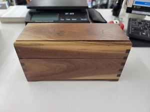 Vintage Wooden Keepsake Trinket Box. Great Condition! Unbranded - Picture 1 of 13