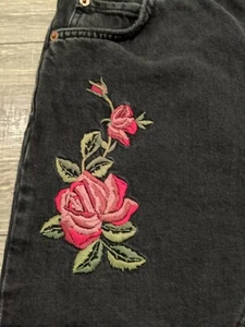 TopShop Moto Mujer Rosa Floral Bordada Negra Dobladillo Crudo Denim Falda Talla 8 - Imagen 1 de 4